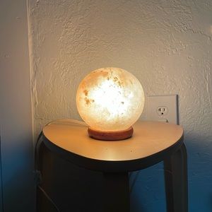 Himalayan salt lamp